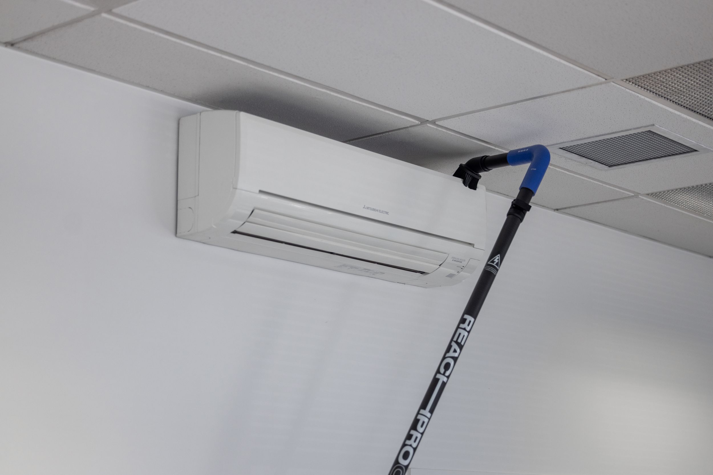ReachPro Dusting Brush with angle adaptor